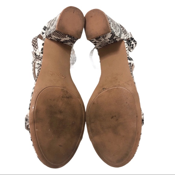 Qupid T-Strap Snake Print Open Toe Block Heels - Picture 8 of 10